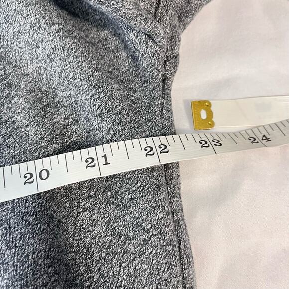 Lululemon Gray & Black Heavy Weight Crew Neck Pull Over Sweater Women's Size 10 - Picture 2 of 9